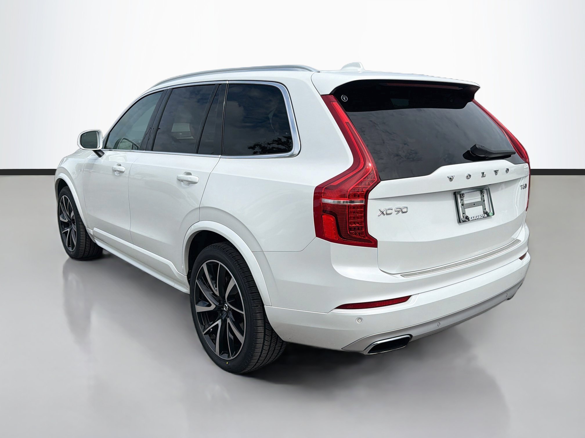 Used 2020 Volvo XC90 T6 Momentum w/ Protection Package Premier AWD/4WD image 3
