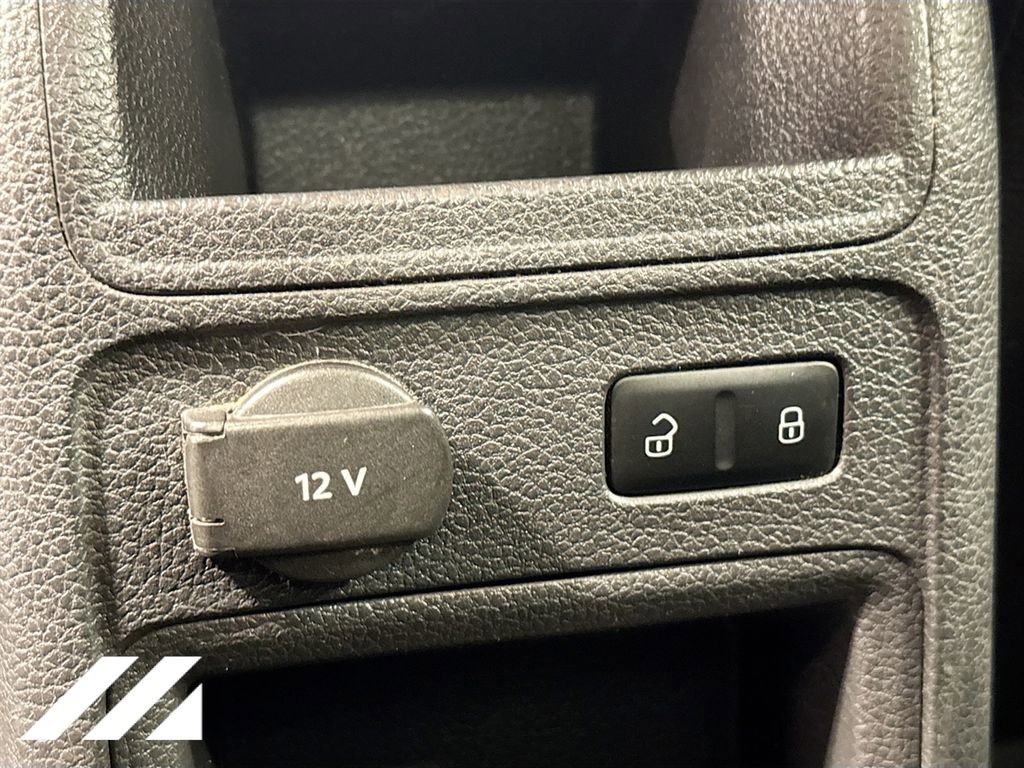 Used 2013 Volkswagen Jetta SE FWD image 24