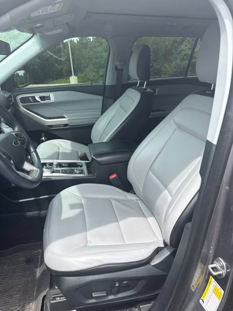 Used 2021 Ford Explorer XLT w/ Equipment Group 202A AWD/4WD image 10