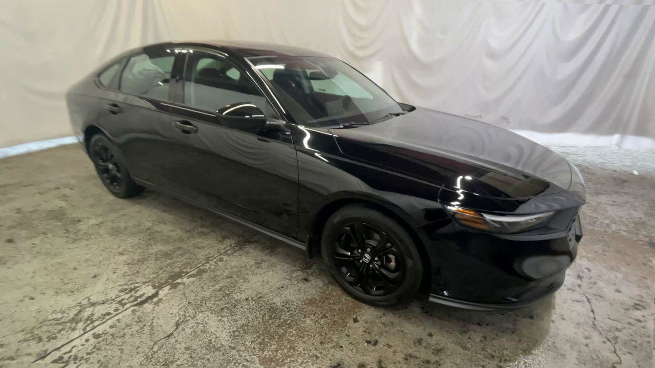 Used 2025 Honda Accord SE image 2