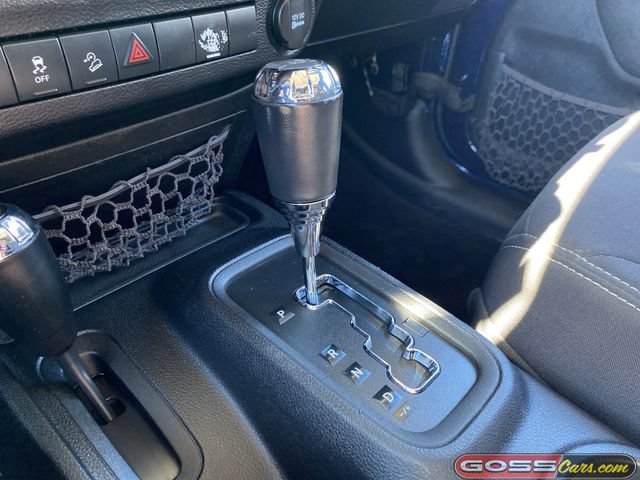 Used 2013 Jeep Wrangler Unlimited Sahara w/ Connectivity Group AWD/4WD image 11