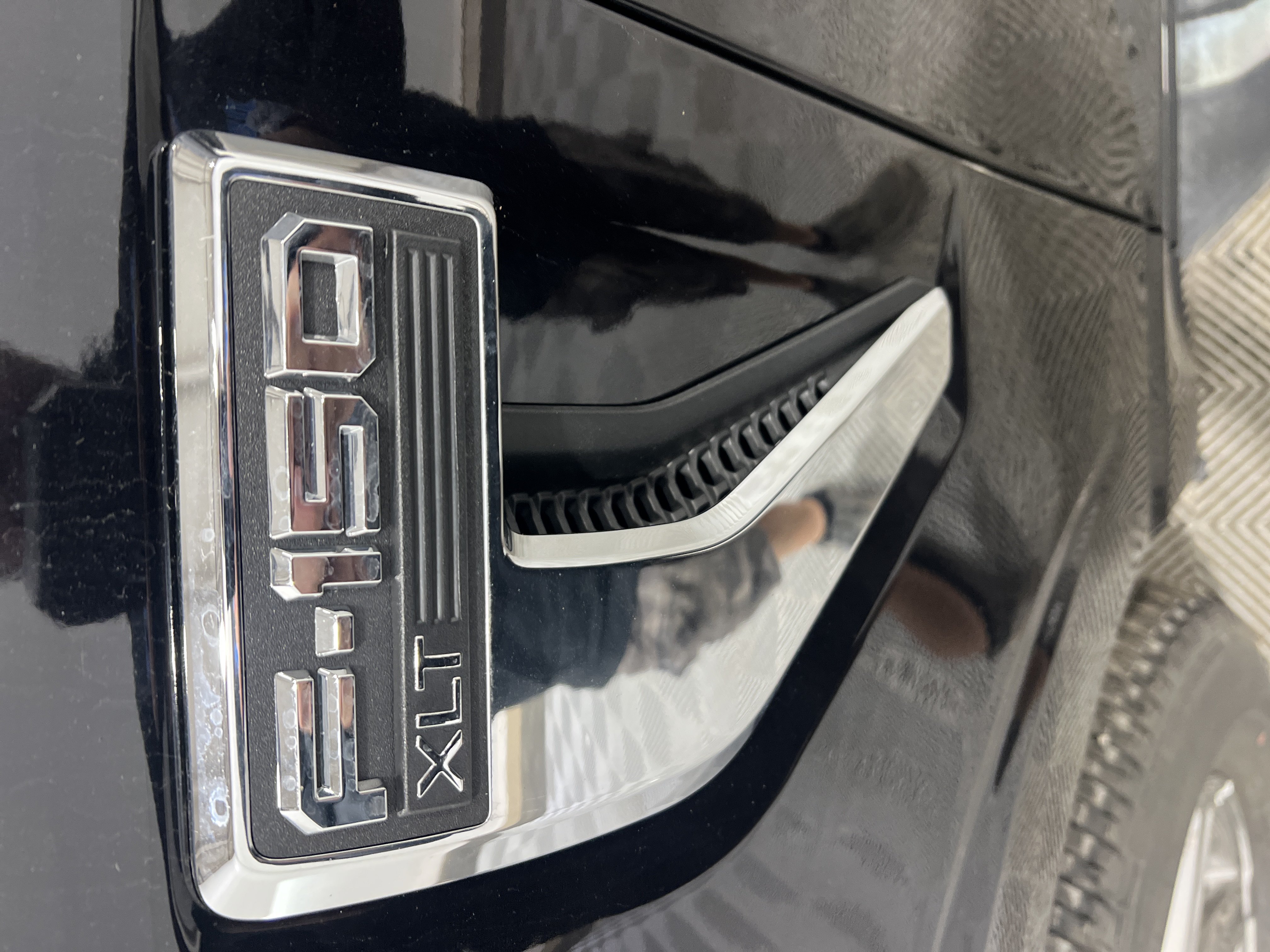 Used 2025 Ford F150 XLT w/ Equipment Group 301A Standard AWD/4WD image 5