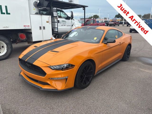 Used 2018 Ford Mustang Coupe RWD image 3