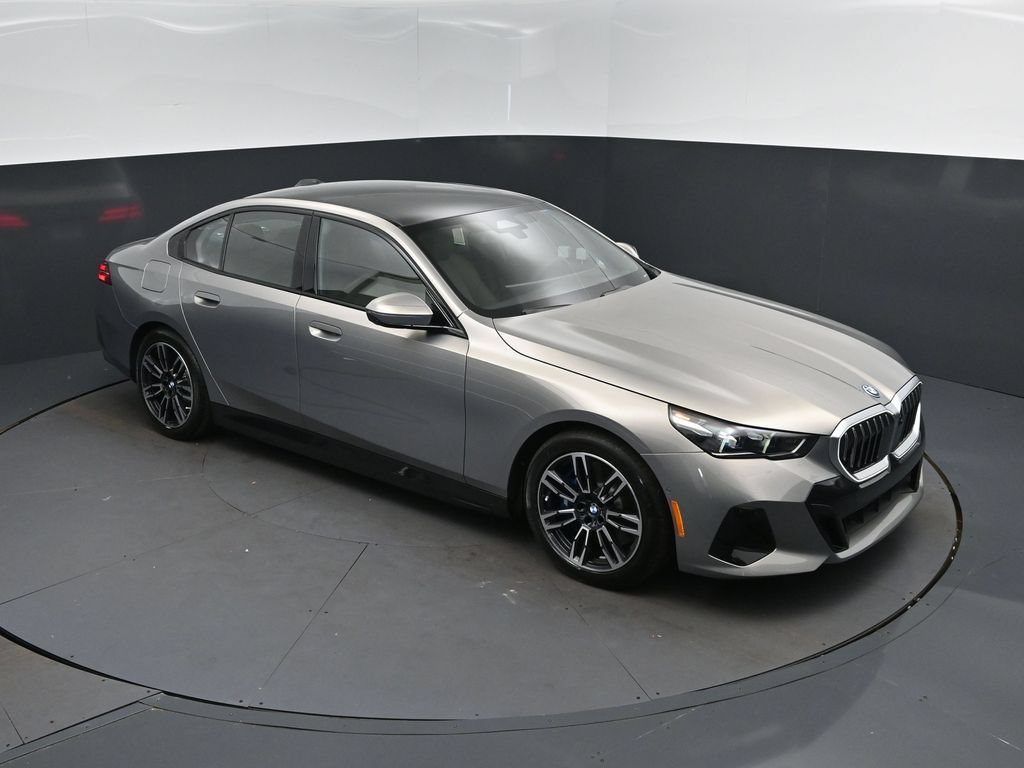 New 2027 BMW 550e xDrive w/ Premium Package AWD/4WD image 36