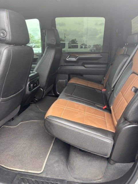 Used 2024 Chevrolet Silverado 2500 High Country w/ High Country Premium Package AWD/4WD image 18