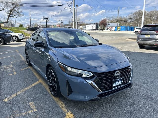 Used 2024 Nissan Sentra SR w/ SR Premium Package image 2