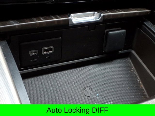 Used 2023 GMC Yukon Denali w/ Denali Reserve Package RWD image 14