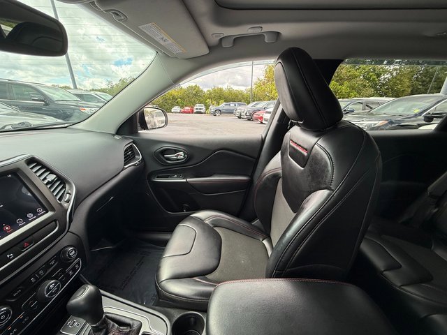Used 2020 Jeep Cherokee Trailhawk w/ Comfort/Convenience Group image 12