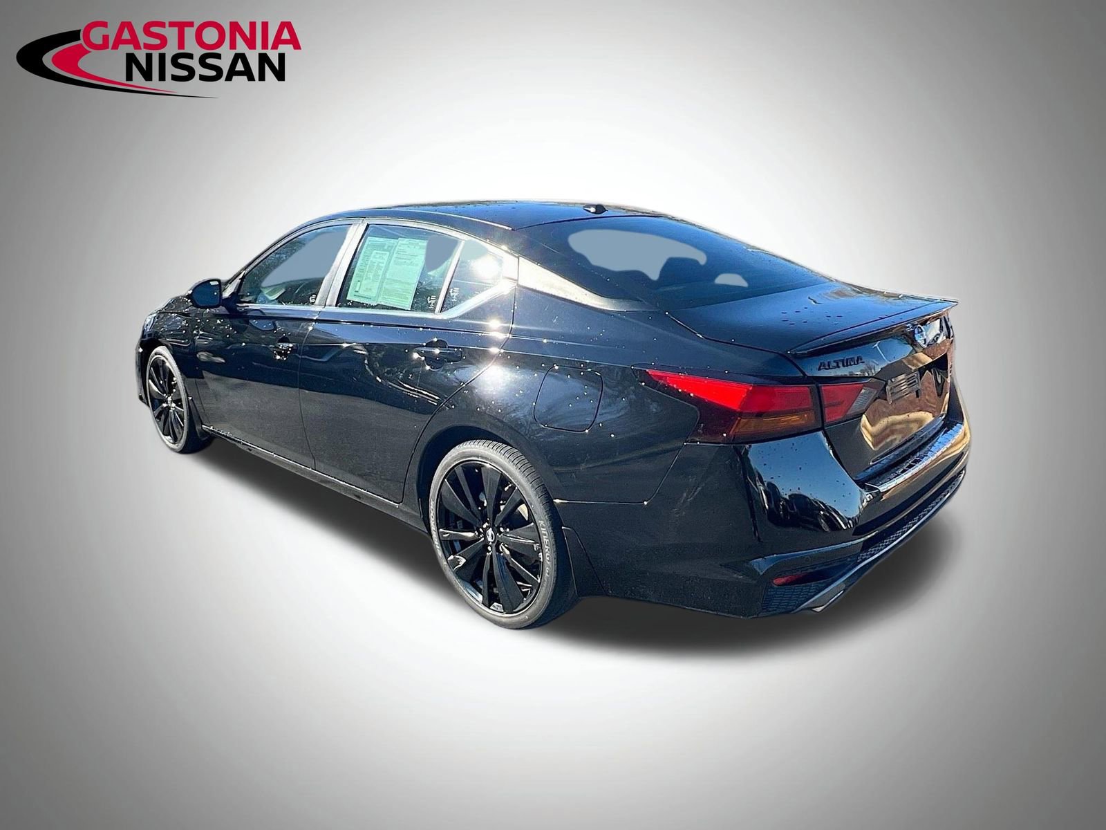 Used 2022 Nissan Altima 2.5 SR w/ Midnight Edition Package image 6