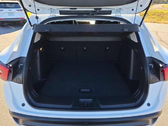 Certified 2025 Chevrolet Trax LT w/ Driver Confidence Package FWD image 31