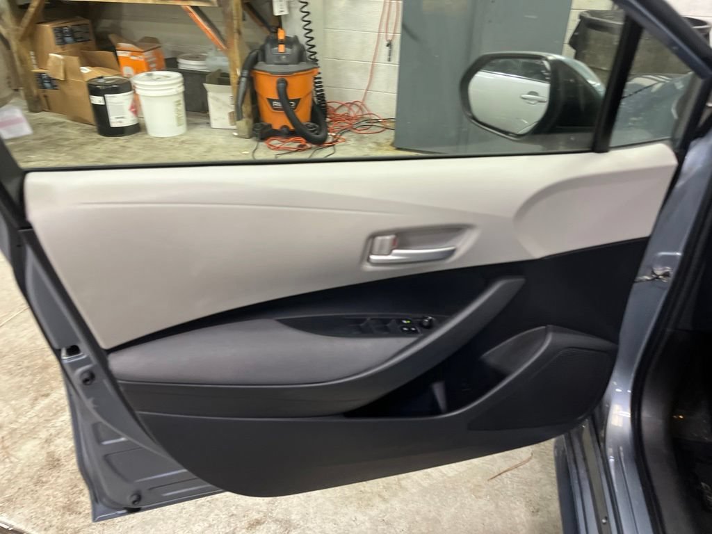 Used 2021 Toyota Corolla LE w/ Carpet Mat Package (TMS) FWD image 13