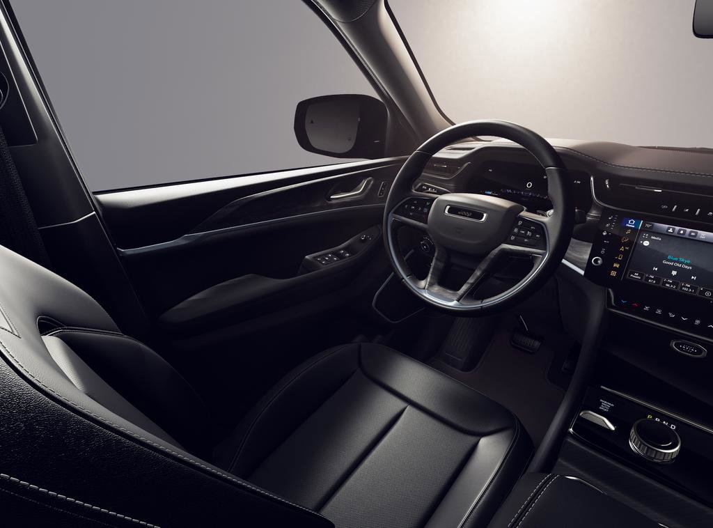 New 2026 Jeep Grand Cherokee Limited image 8