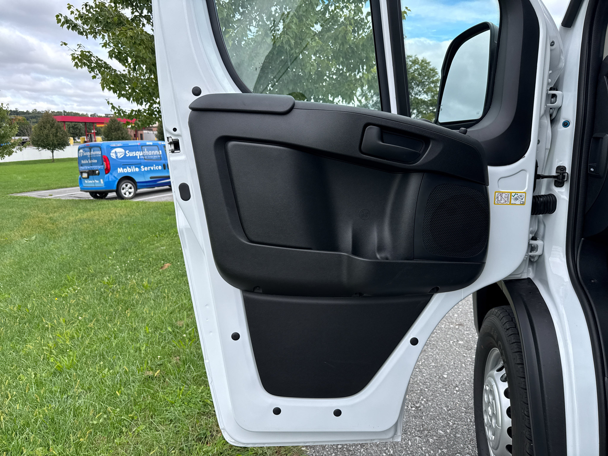 New 2026 RAM ProMaster 3500 w/ Convenience Group FWD image 29
