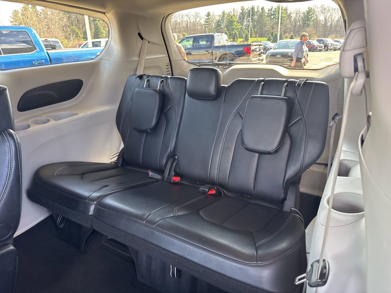 Used 2024 Chrysler Pacifica Touring-L FWD image 35