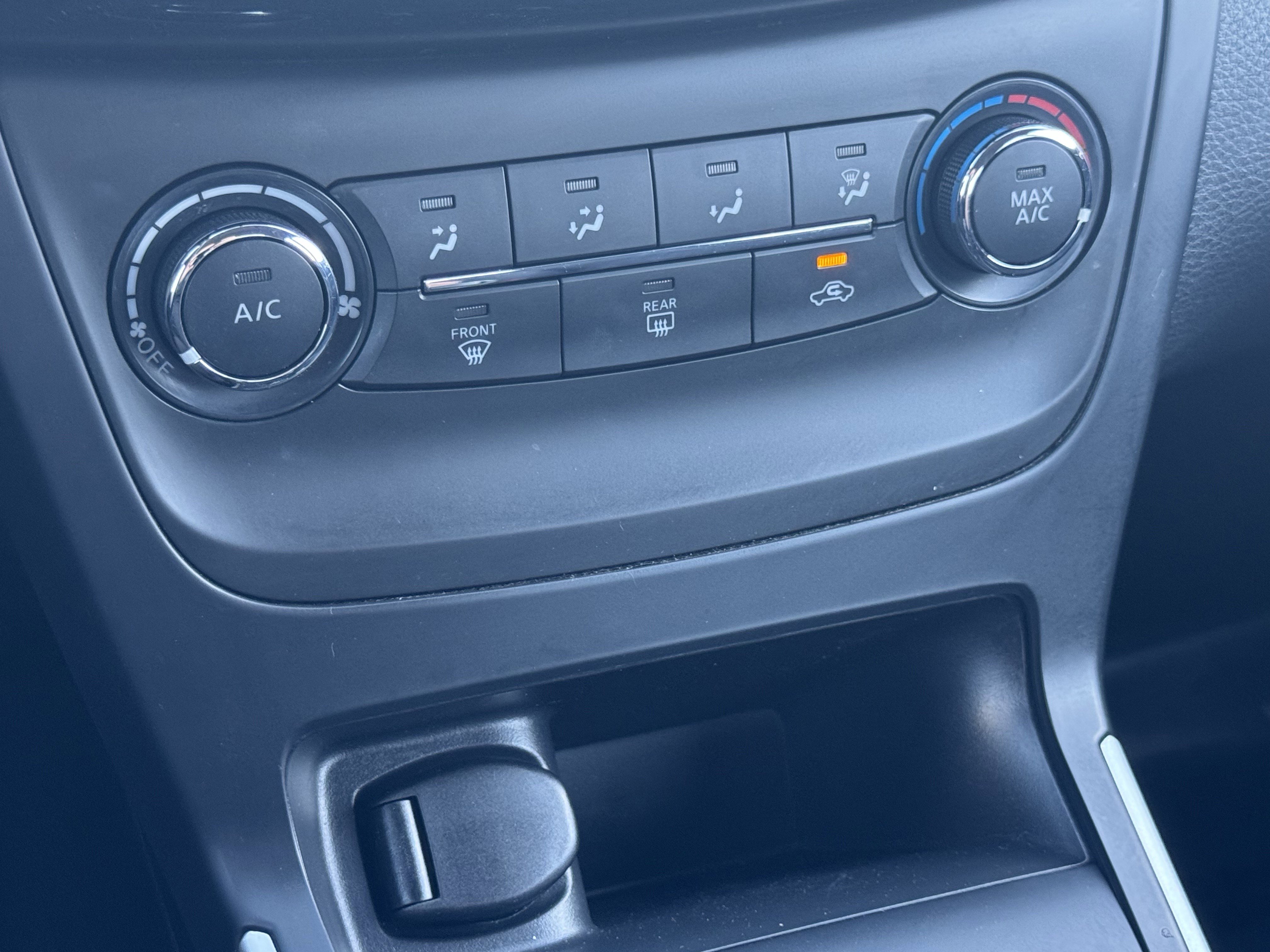 Used 2016 Nissan Sentra SV image 24