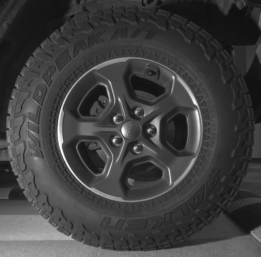 Used 2018 Jeep Wrangler Unlimited Sahara AWD/4WD image 11