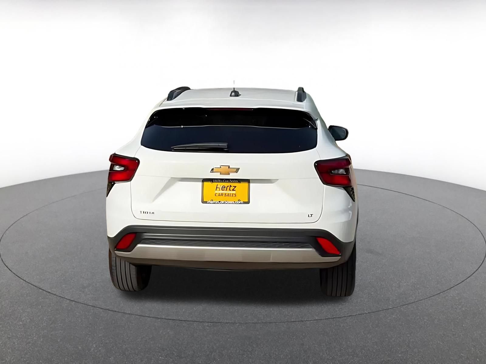 Used 2025 Chevrolet Trax LT FWD image 12