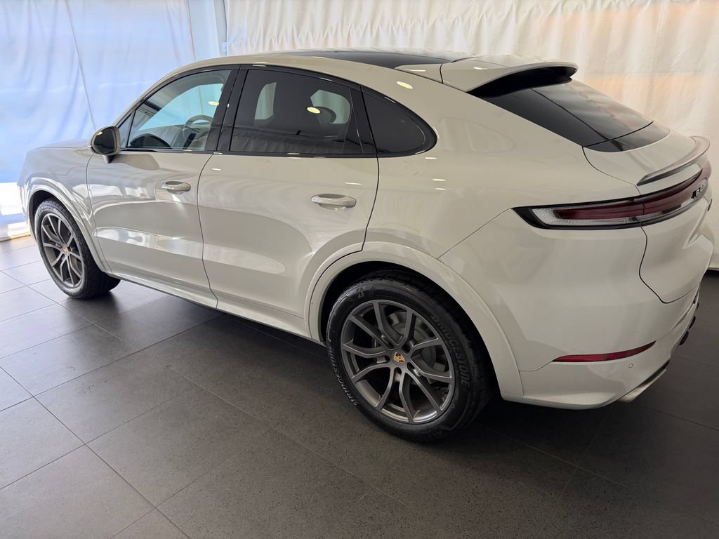 Certified 2024 Porsche Cayenne Coupe AWD/4WD image 3