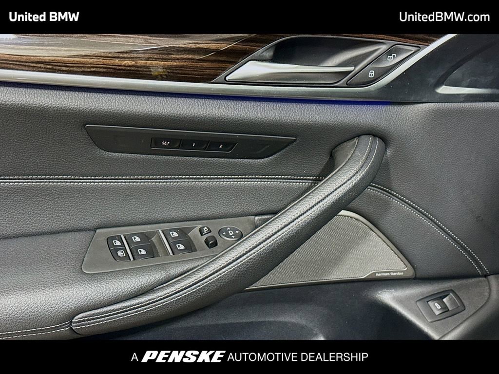 Used 2023 BMW 540i xDrive w/ Premium Package AWD/4WD image 3