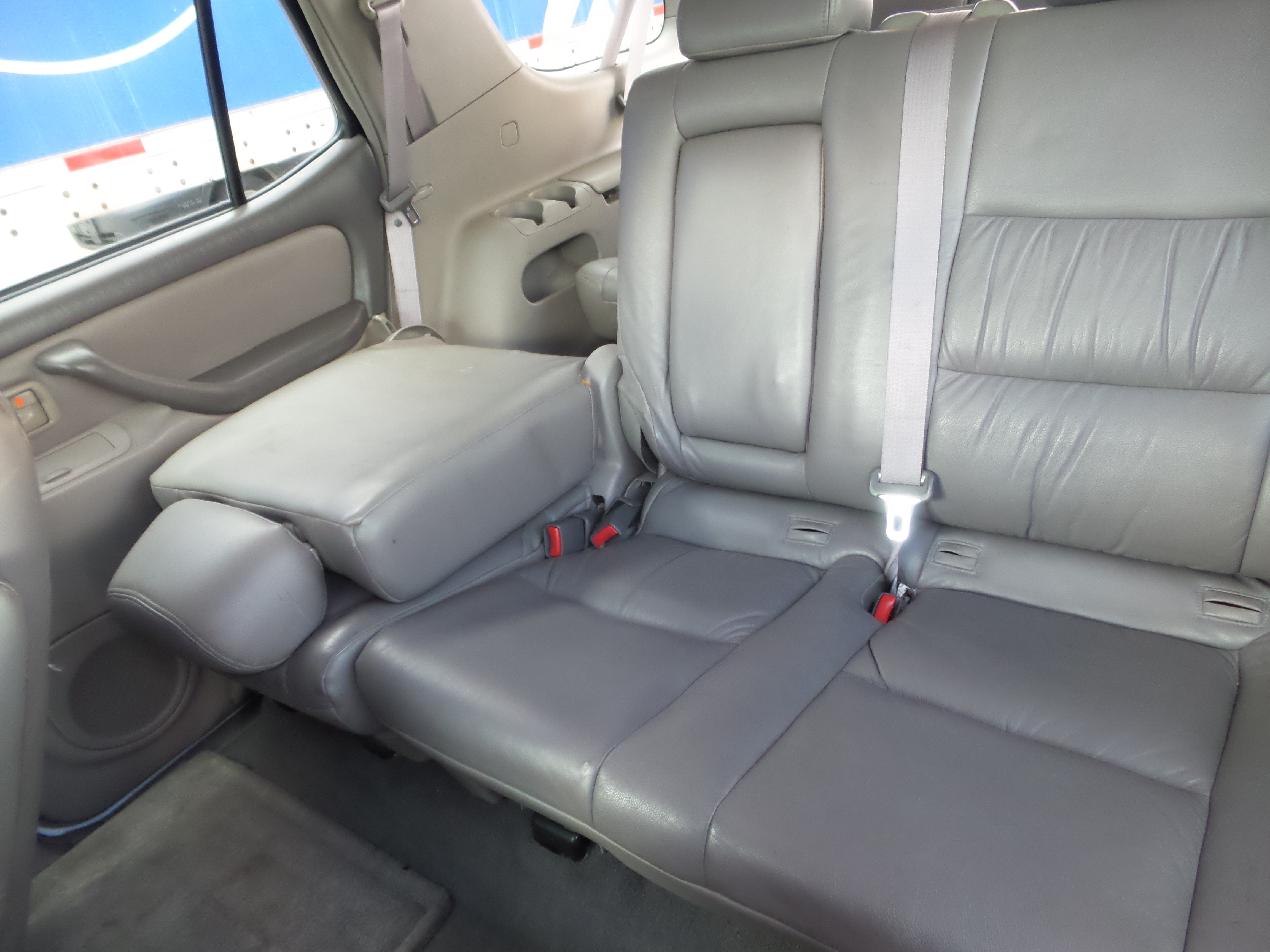 Used 2001 Toyota Sequoia SR5 AWD/4WD image 82