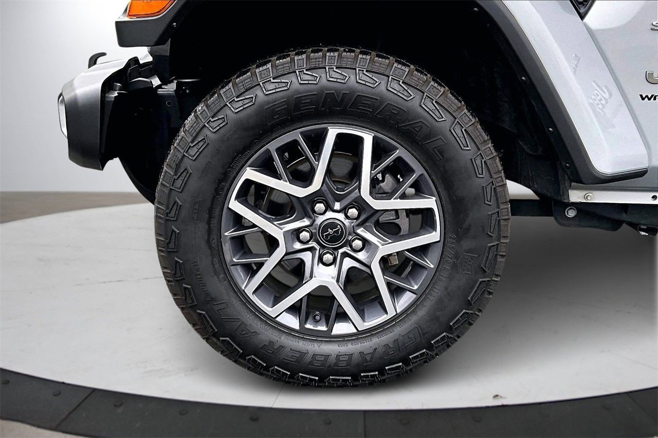Certified 2024 Jeep Wrangler Sahara image 31