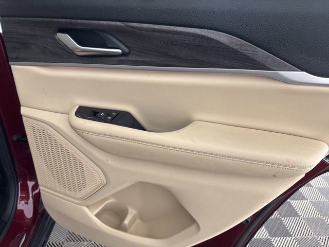 Used 2024 Jeep Grand Cherokee Limited w/ Luxury Tech Group II image 27