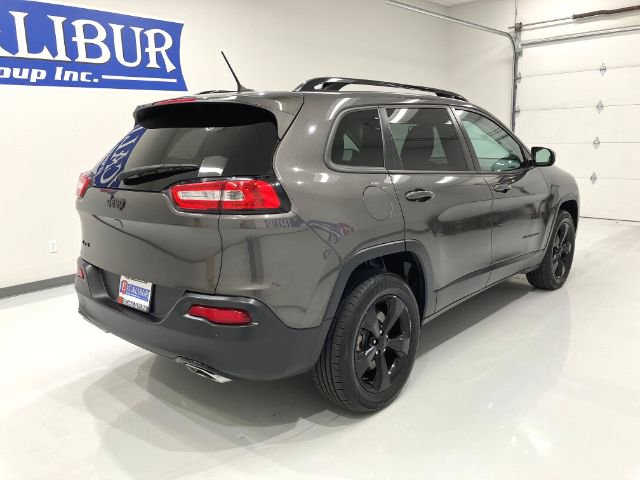 Used 2018 Jeep Cherokee Latitude w/ Altitude Package AWD/4WD image 10