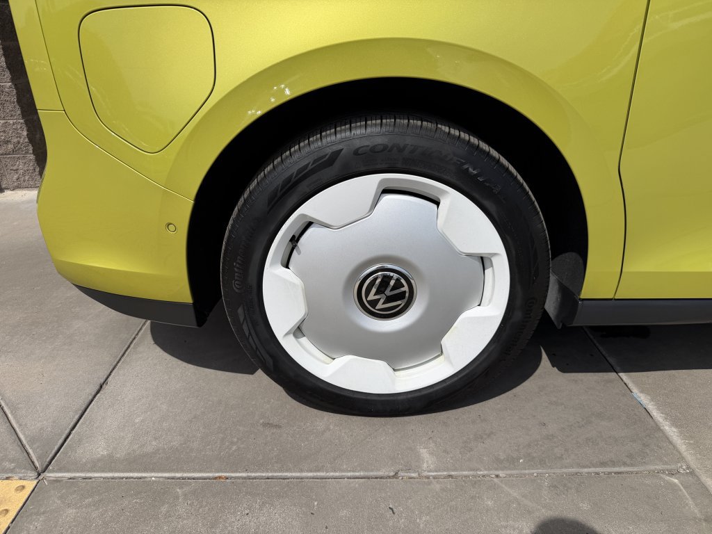 Used 2025 Volkswagen ID. Buzz 1st Edition RWD image 15