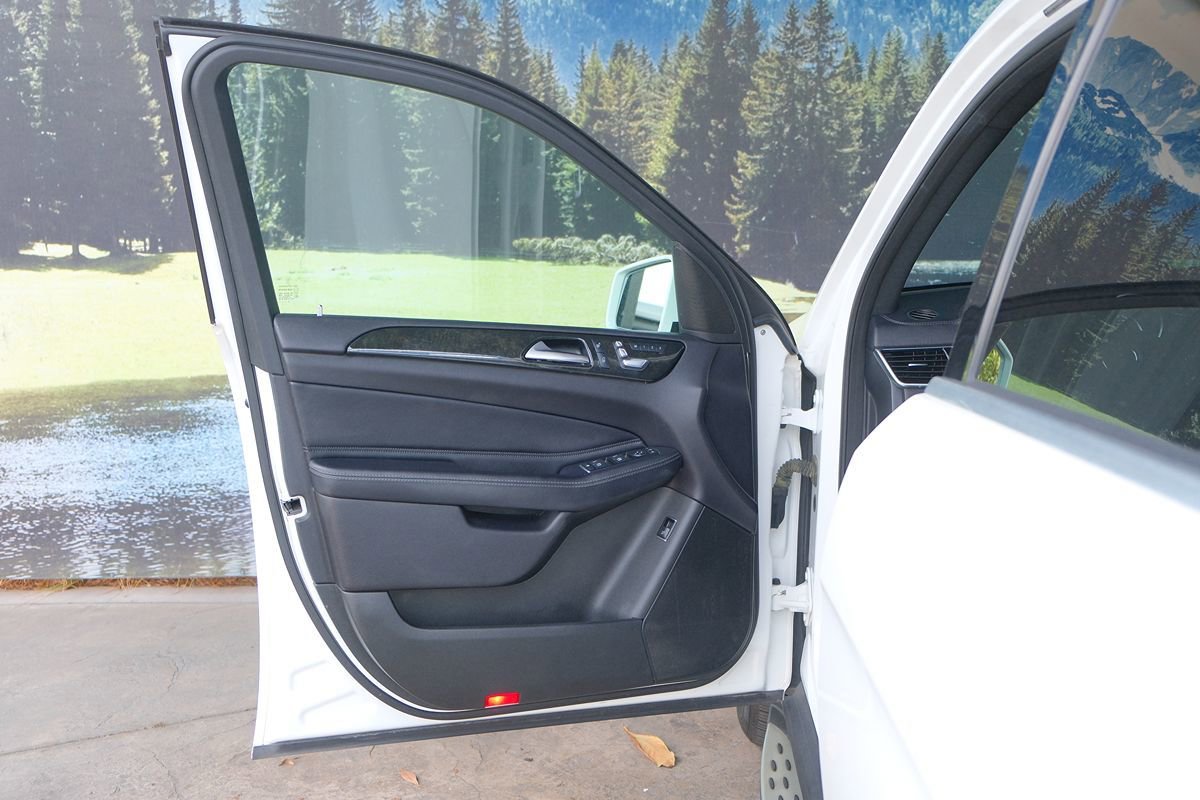 Used 2017 Mercedes-Benz GLS 450 4MATIC w/ Premium Package image 11