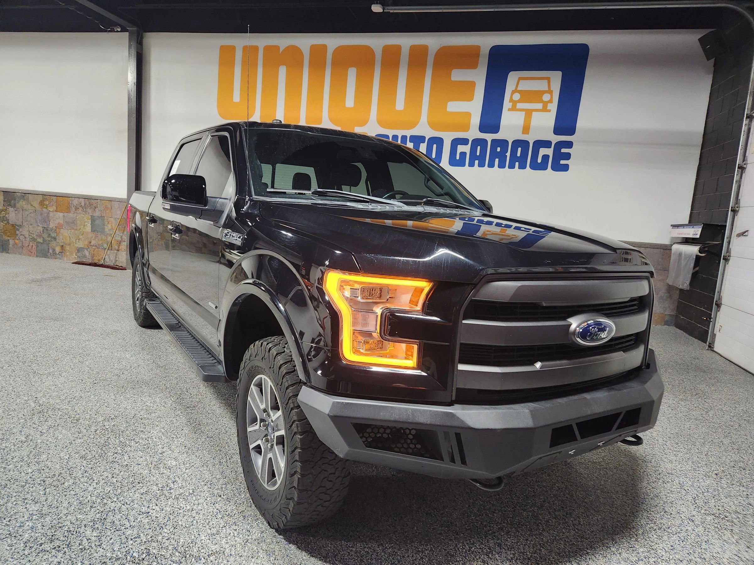 Used 2017 Ford F150 Lariat w/ Equipment Group 502A Luxury image 1