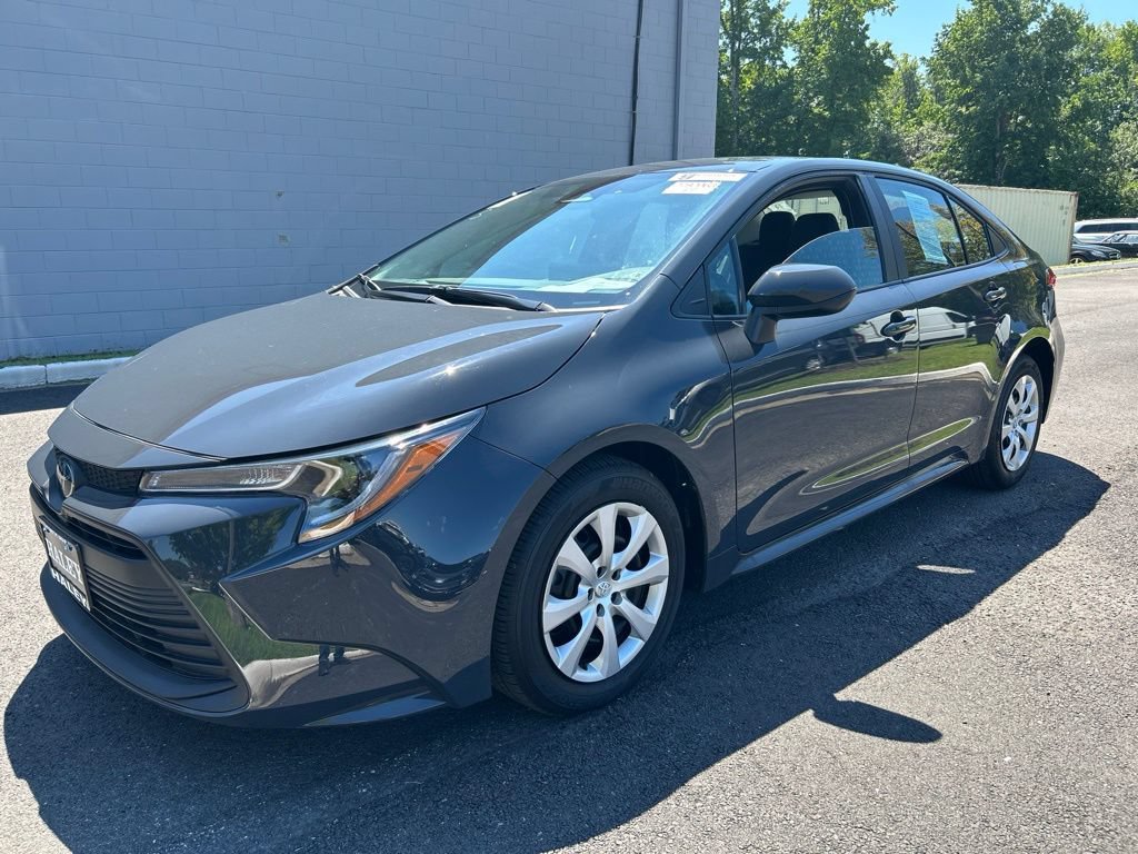 Used 2026 Toyota Corolla LE FWD image 13