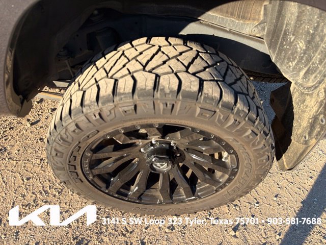 Used 2020 Toyota 4Runner SR5 AWD/4WD image 6