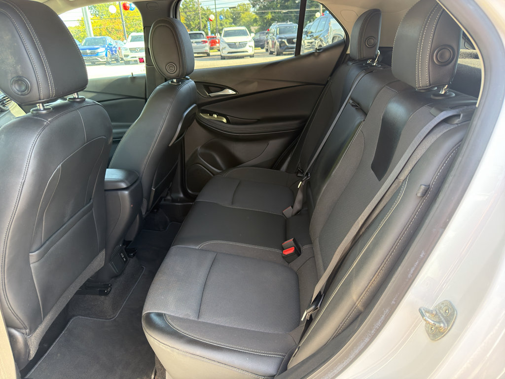 Used 2022 Buick Encore GX Select FWD image 27