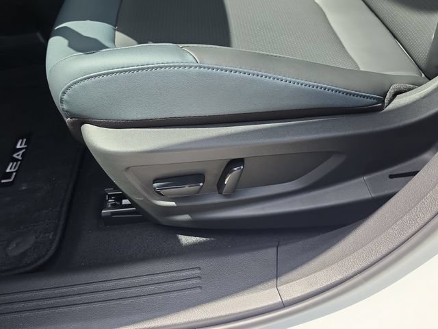 New 2026 Nissan Leaf SV+ w/ Floor Mat Package (SV+) FWD image 20