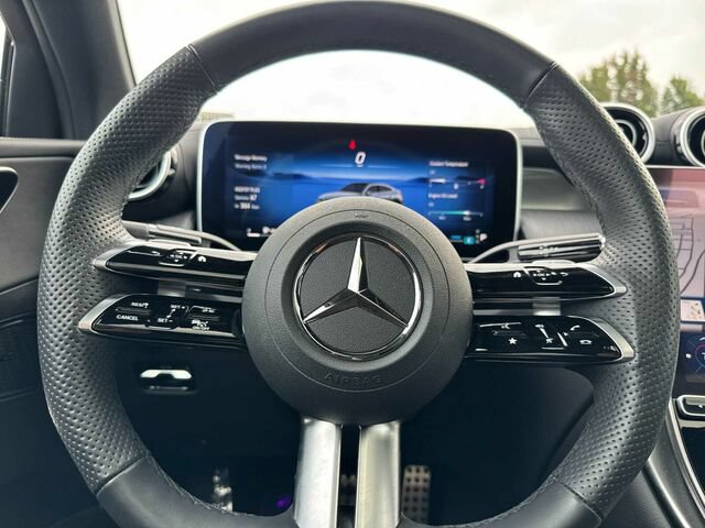 Used 2024 Mercedes-Benz GLC 300 4MATIC image 27