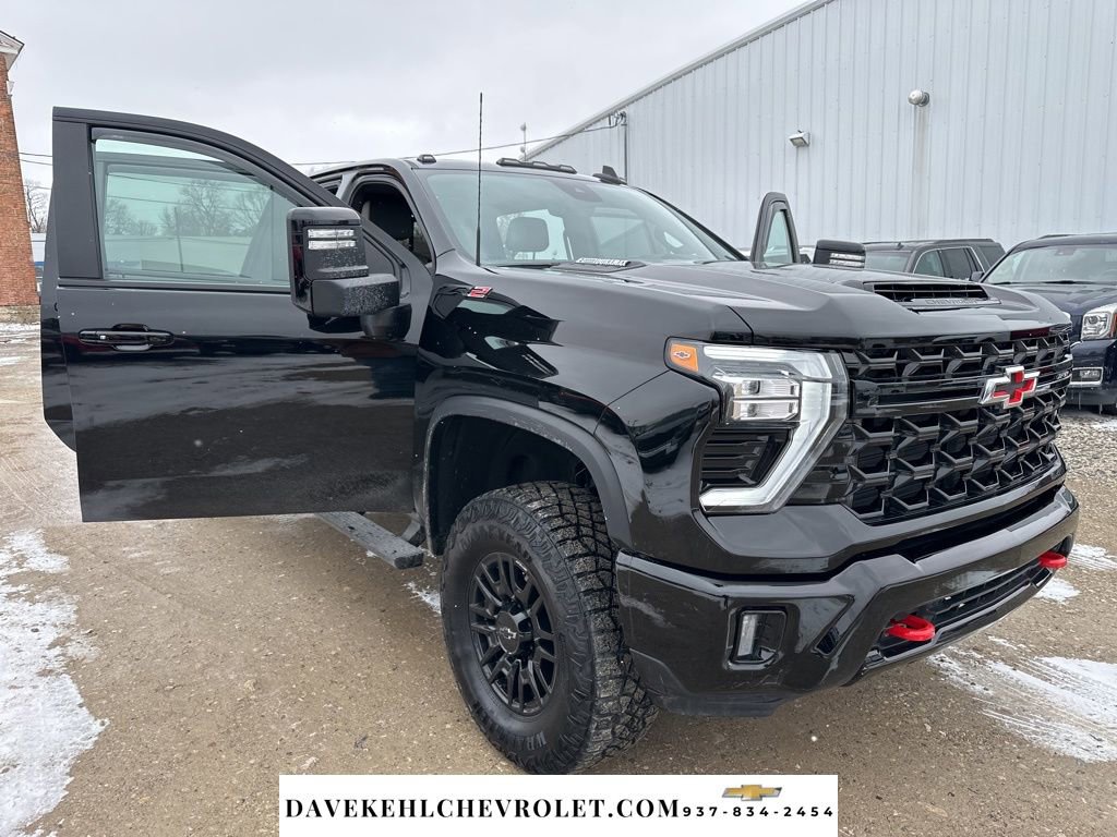 Used 2024 Chevrolet Silverado 2500 ZR2 w/ Technology Package image 33