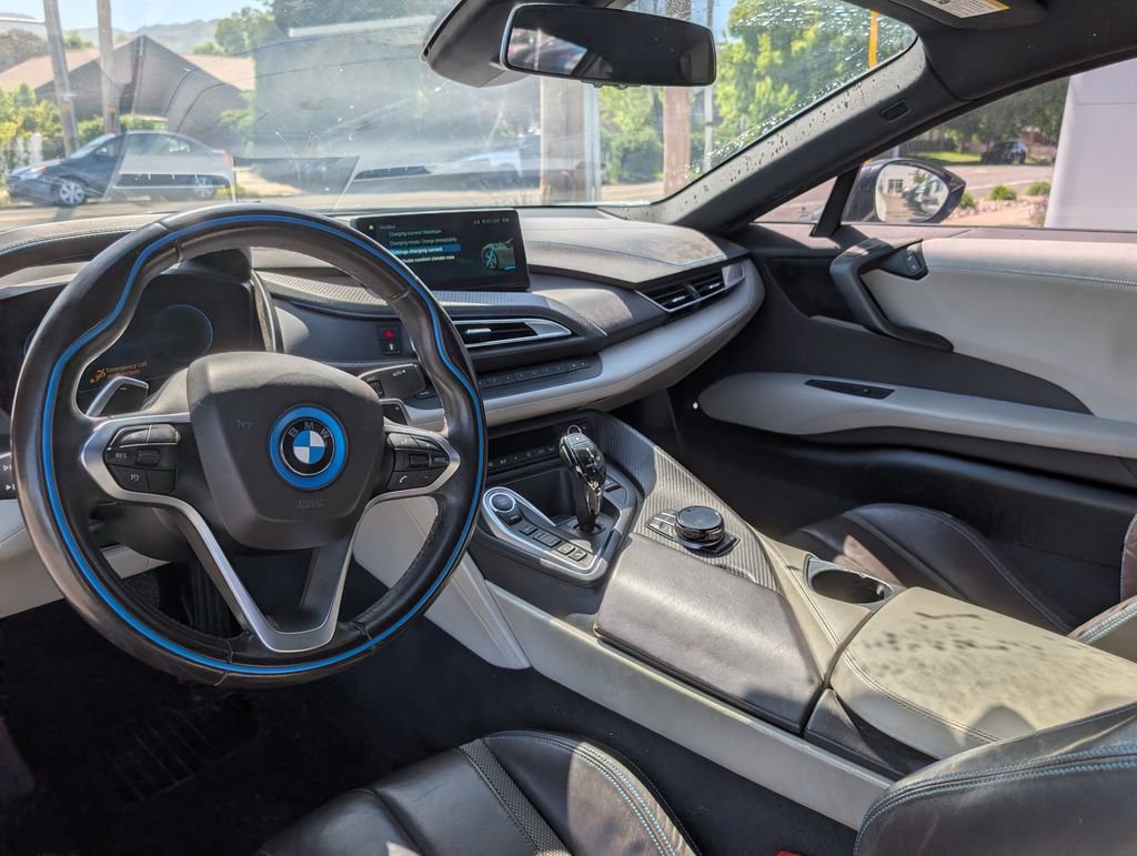 Used 2020 BMW i8 Coupe AWD/4WD image 9