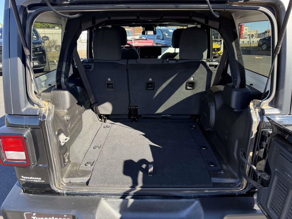 Used 2024 Jeep Wrangler Sport S image 10