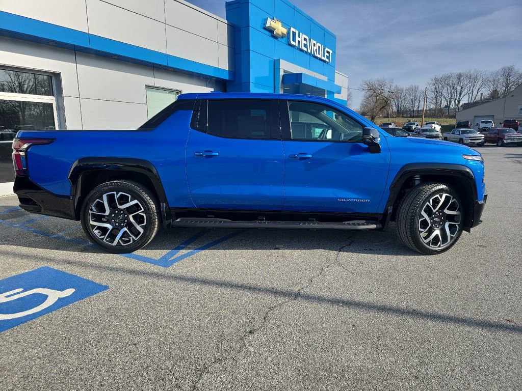 New 2025 Chevrolet Silverado EV RST image 15