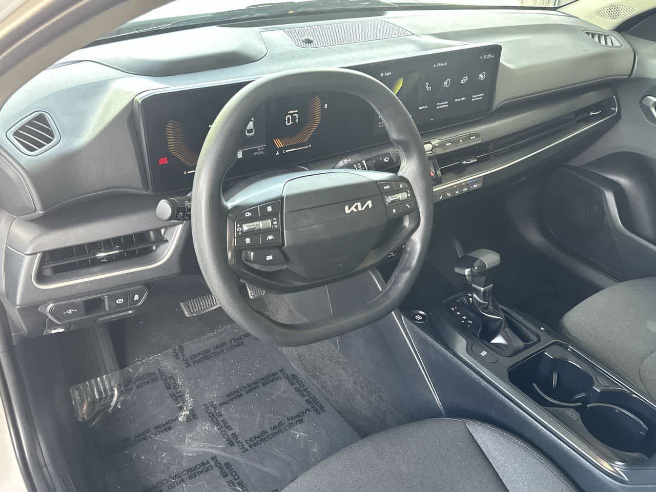 Used 2025 Kia K4 FWD image 13