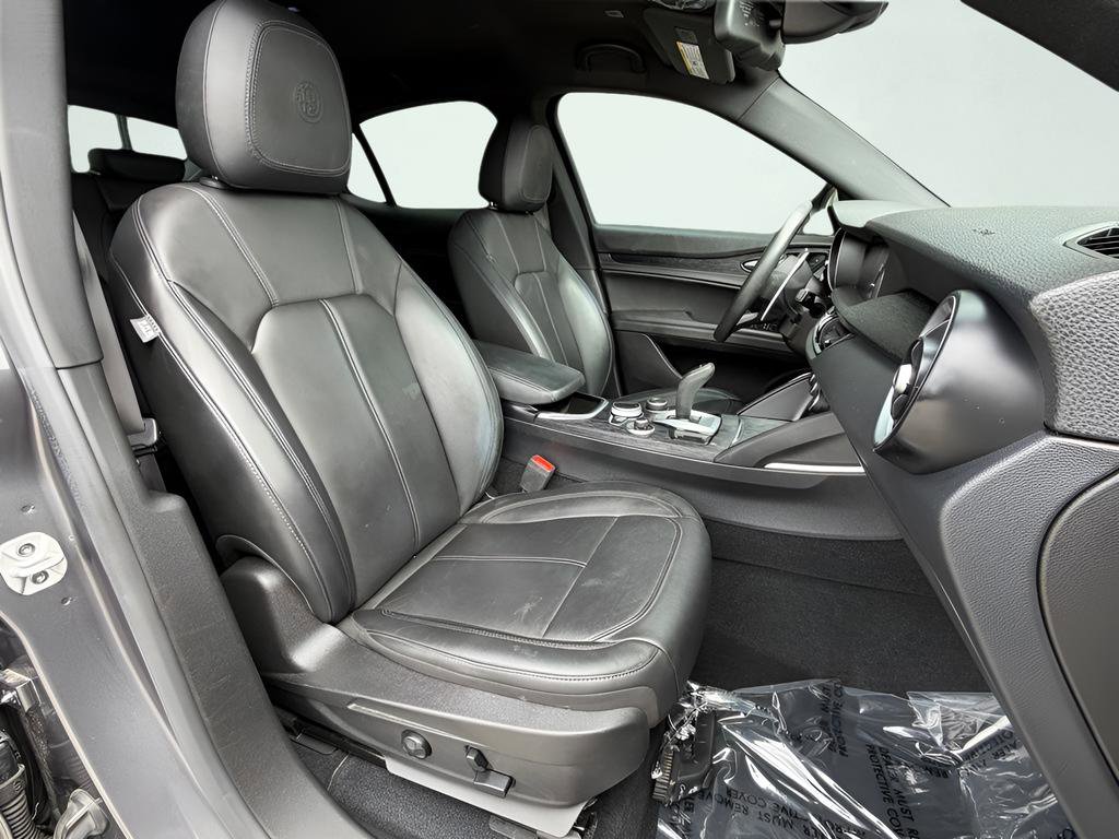 Used 2022 Alfa Romeo Stelvio Sprint RWD image 34