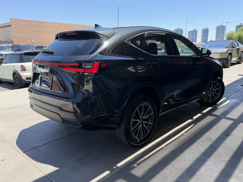 Used 2024 Lexus NX 250 FWD image 4