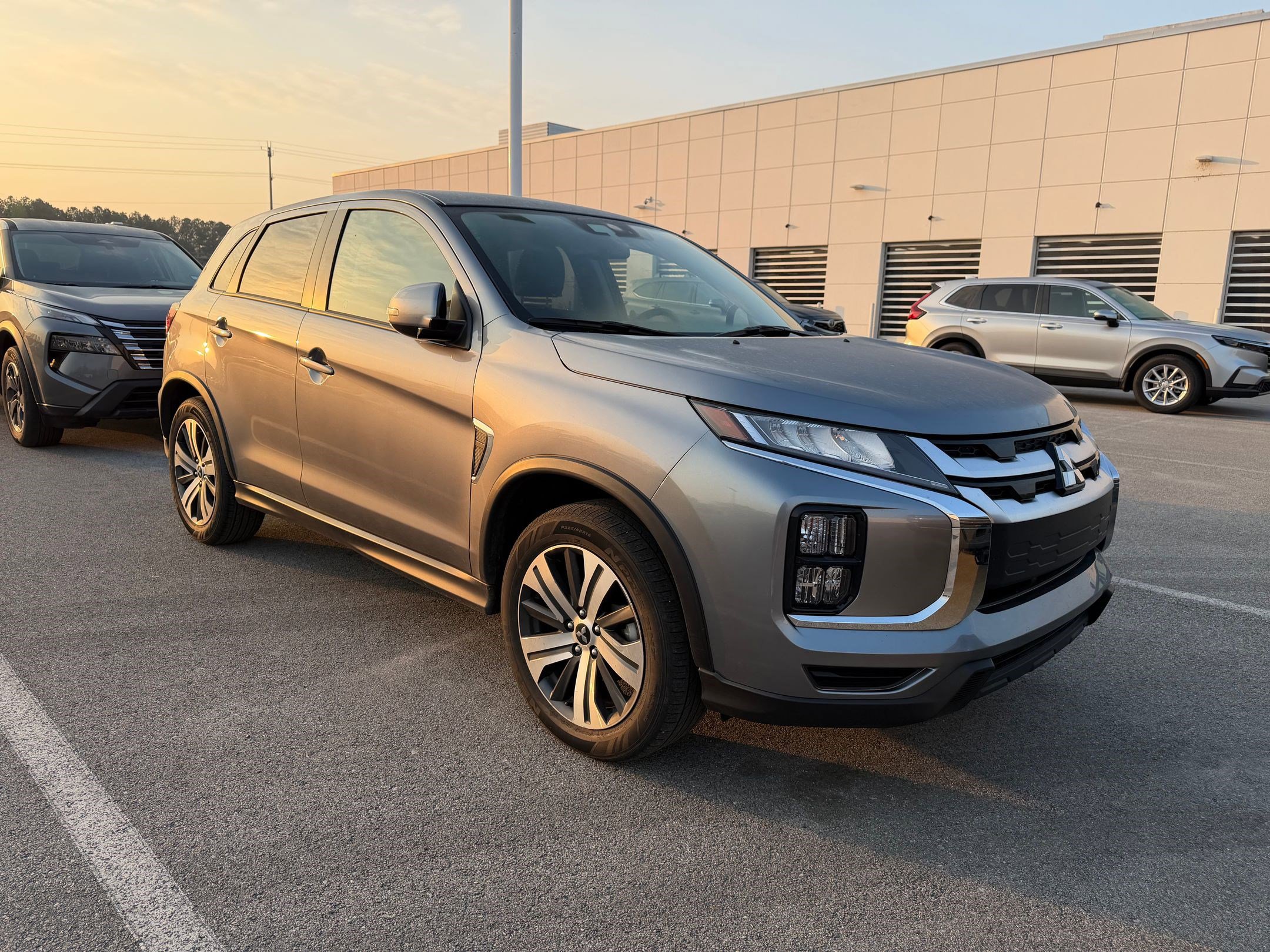 Used 2025 Mitsubishi Outlander Sport SE image 4