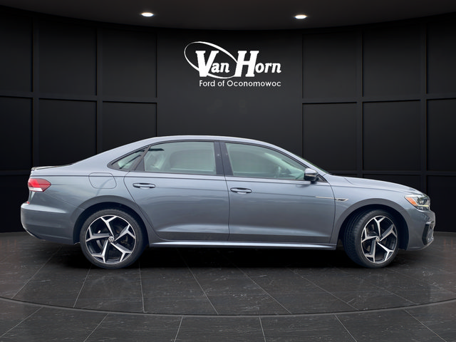 Used 2020 Volkswagen Passat 2.0T R-Line FWD image 8