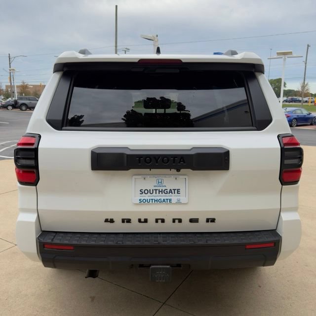Used 2025 Toyota 4Runner SR5 AWD/4WD image 4