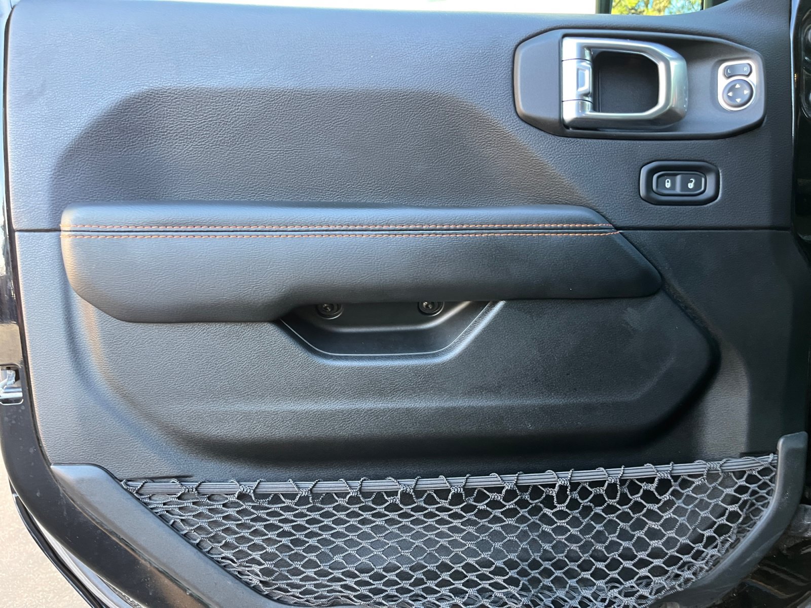 Used 2020 Jeep Gladiator Mojave AWD/4WD image 15