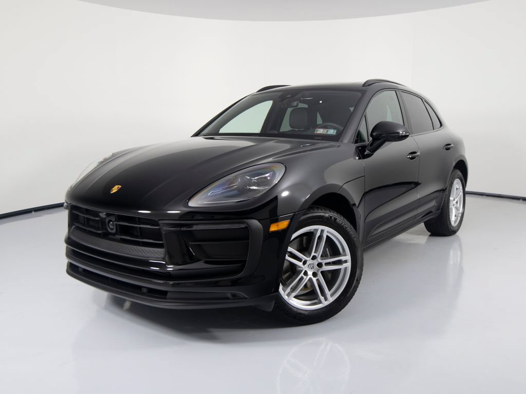 Certified 2026 Porsche Macan AWD/4WD image 6