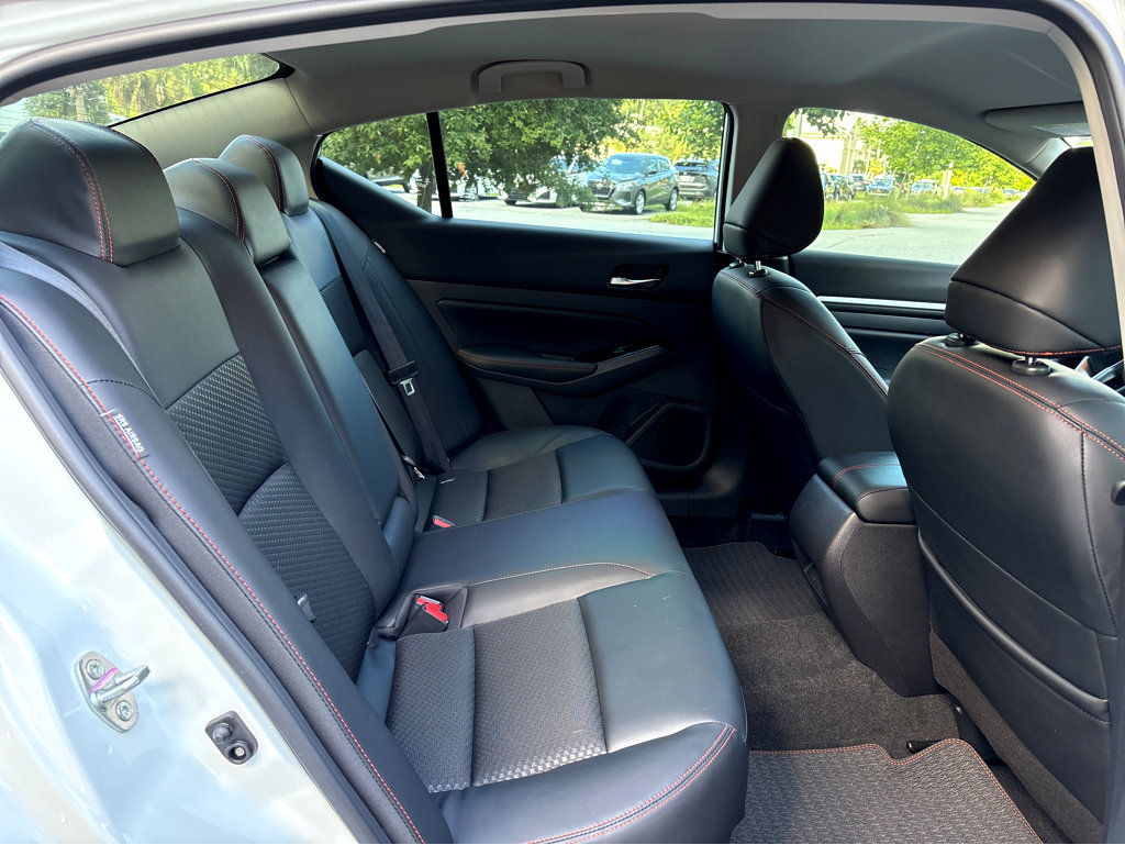 Used 2024 Nissan Altima 2.5 SR image 14