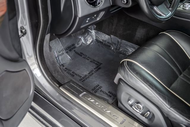 Used 2019 Jaguar XJ R-Sport image 39