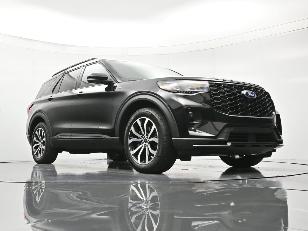 Certified 2025 Ford Explorer ST-Line w/ Premium Package image 40